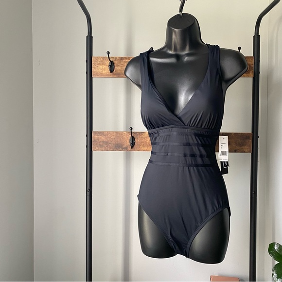 La Blanca Island Goddess Multi Strap Cross Back tummy control swimsuit size 6 - Picture 5 of 6